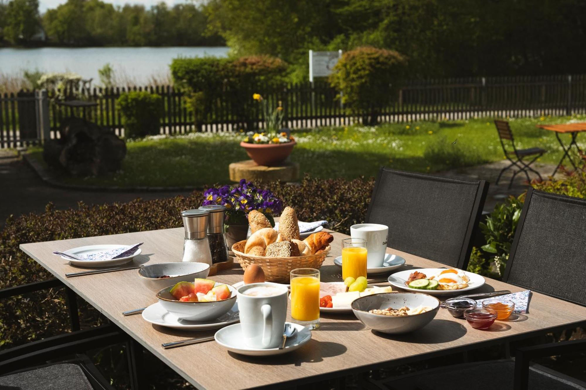 Sopherl Am See - Fruehstueck Auf Der Seeterrasse, Sehr Ruhig Und Wunderschoen Am See, 3 Minuten Nach Oberpfaffenhofen, Viele Radtouren, Restaurants & Cafes In Der Umgebung Weßling Extérieur photo